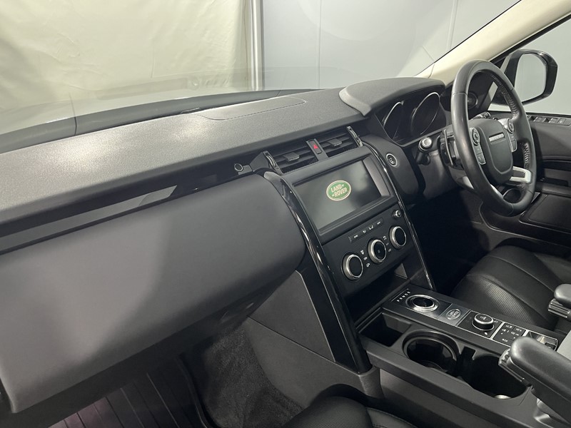 2018 (18) LAND ROVER DISCOVERY 3.0 TD6 SE 5dr Auto 4933407