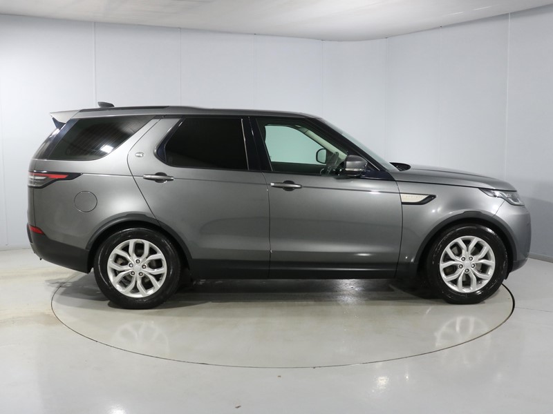 2018 (18) LAND ROVER DISCOVERY 3.0 TD6 SE 5dr Auto 4933403