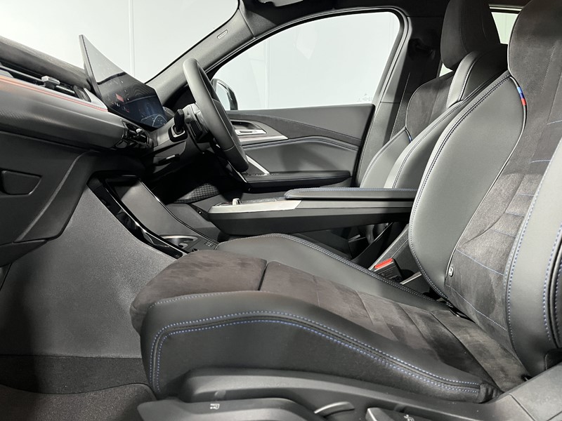 2025 (75) BMW iX2 150kW eDrive20 M Sport 65kWh 5dr Auto 5265308