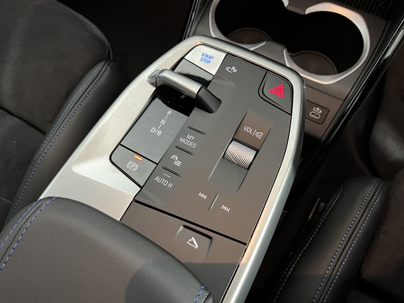 2025 (75) BMW iX2 150kW eDrive20 M Sport 65kWh 5dr Auto 5265284