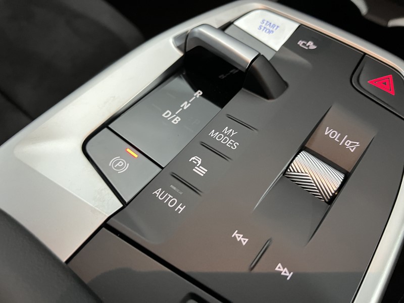 2025 (75) BMW iX2 150kW eDrive20 M Sport 65kWh 5dr Auto 5264958