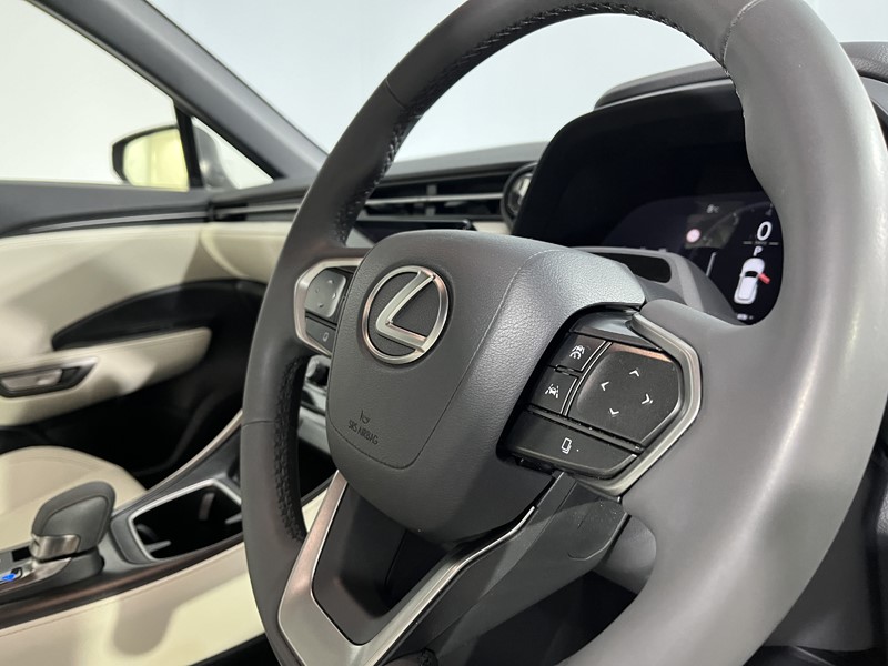 2024 (24) LEXUS LBX 1.5 Premium Plus 5dr E-CVT 4934237