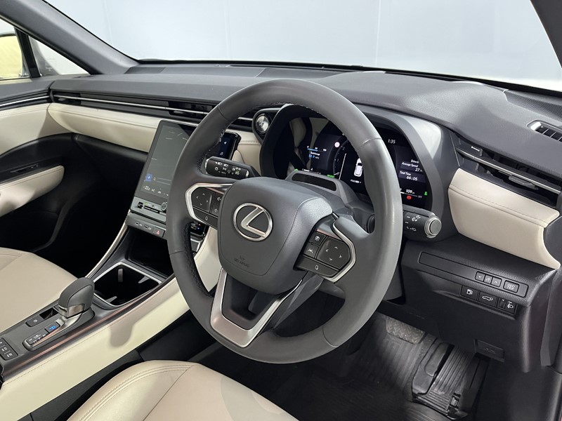 2024 (24) LEXUS LBX 1.5 Premium Plus 5dr E-CVT 4934221