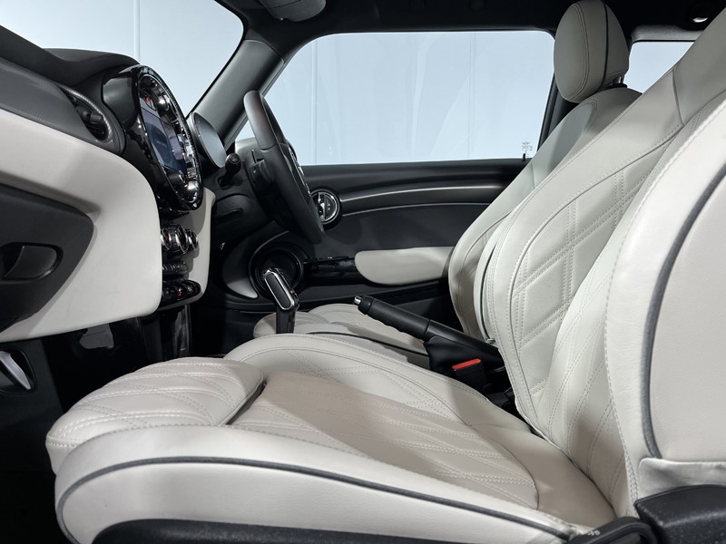 2023 (23) MINI HATCHBACK 1.5 Cooper Exclusive 3dr 4939188