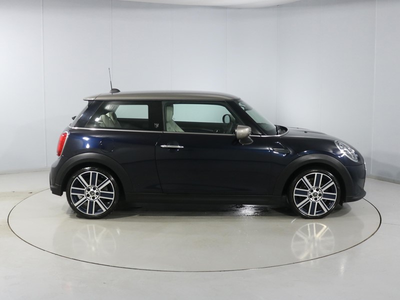 2023 (23) MINI HATCHBACK 1.5 Cooper Exclusive 3dr 4939157
