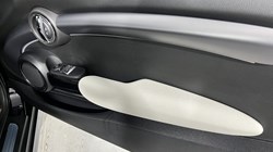 2023 (23) MINI HATCHBACK 1.5 Cooper Exclusive 3dr 4939173