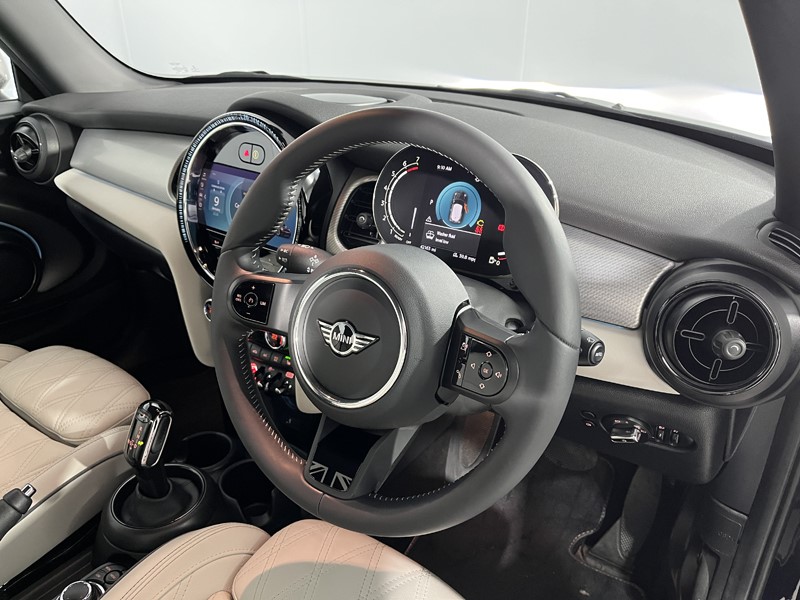 2023 (23) MINI HATCHBACK 1.5 Cooper Exclusive 3dr 4939160