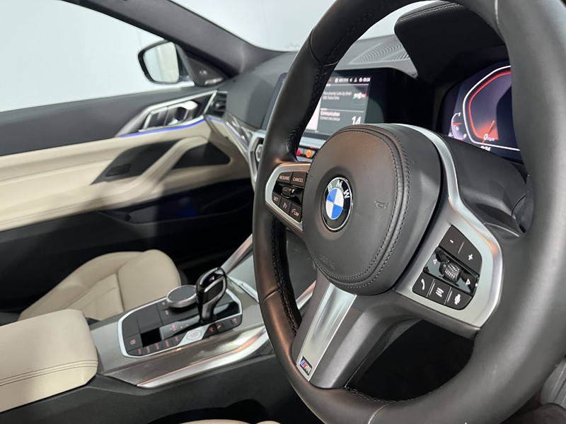 2022 (71) BMW 4 SERIES 420i M Sport Pro Edition 2dr Step Auto 4952105