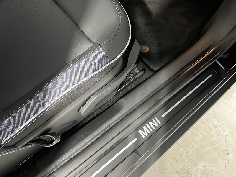 2024 (74) MINI COOPER 160kW SE Classic 54kWh 3dr Auto 4942901