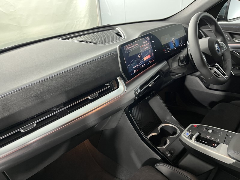 2025 (25) BMW iX2 150kW eDrive20 M Sport 65kWh 5dr Auto 4961295