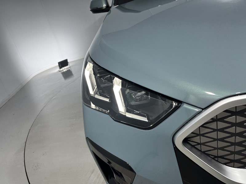 2025 (25) BMW iX2 150kW eDrive20 M Sport 65kWh 5dr Auto 4961325