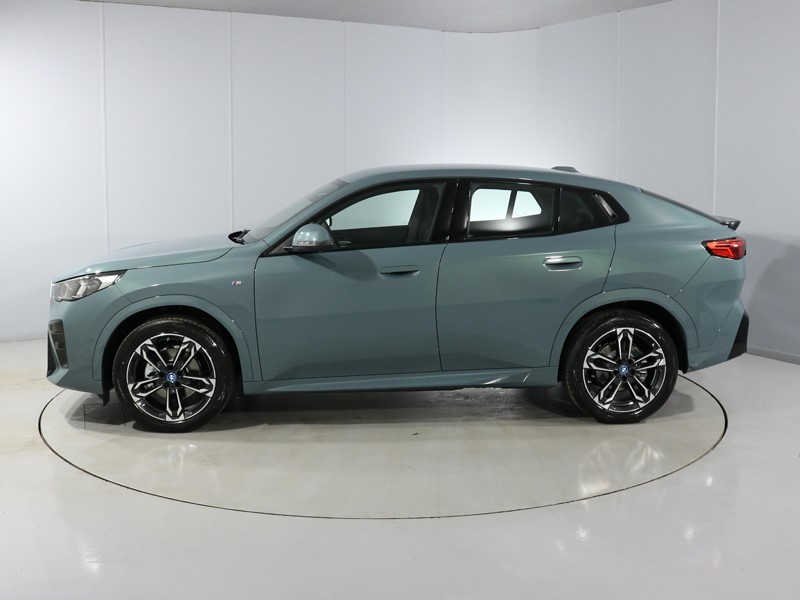 2025 (25) BMW iX2 150kW eDrive20 M Sport 65kWh 5dr Auto 4961334