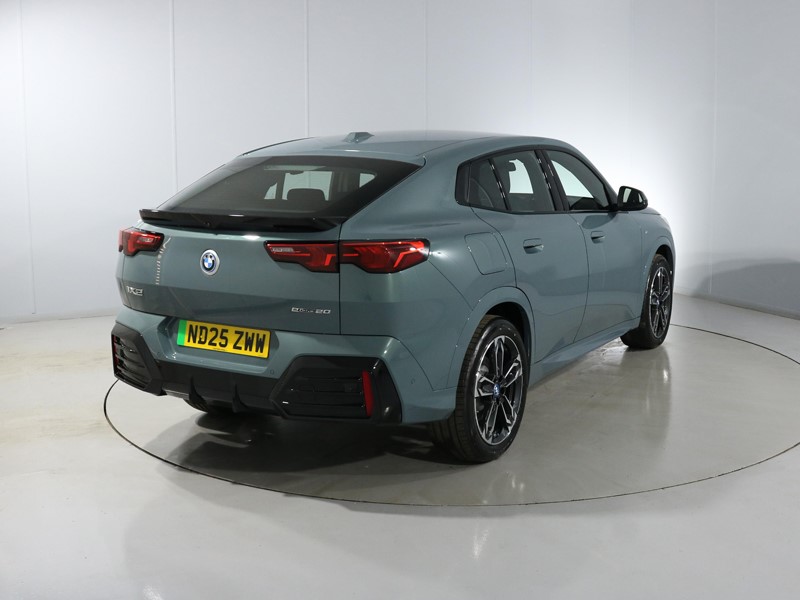 2025 (25) BMW iX2 150kW eDrive20 M Sport 65kWh 5dr Auto 4961333