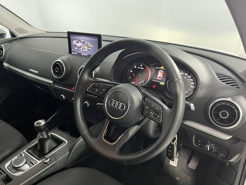 2016 (66) AUDI A3 1.6 TDI SE Technik 5dr 4942976