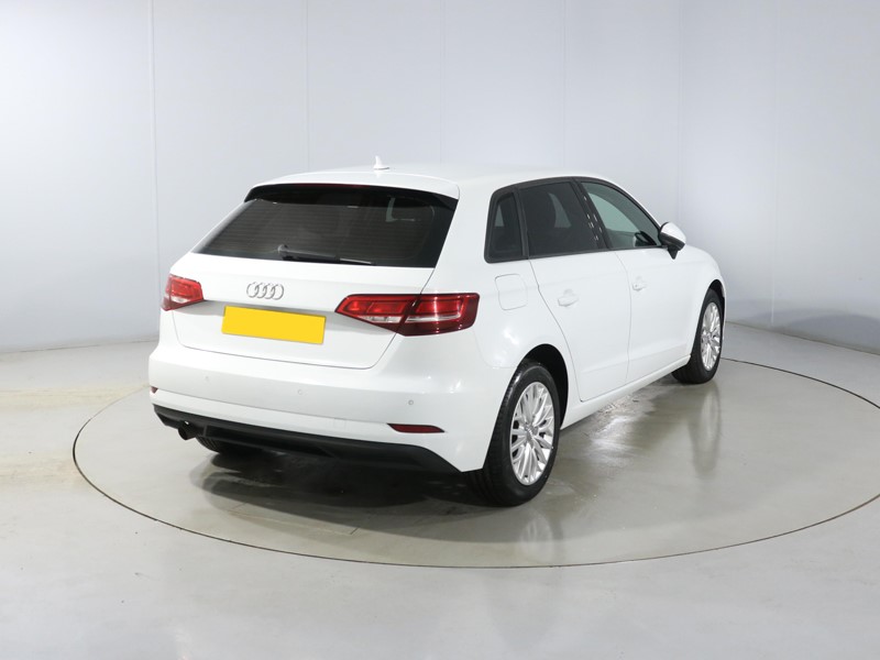 2016 (66) AUDI A3 1.6 TDI SE Technik 5dr 4943009