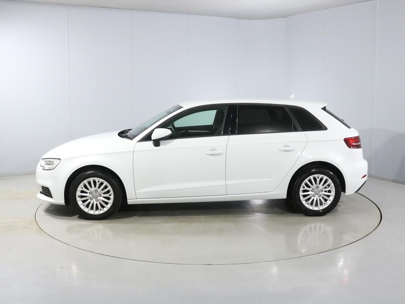 2016 (66) AUDI A3 1.6 TDI SE Technik 5dr 4943010