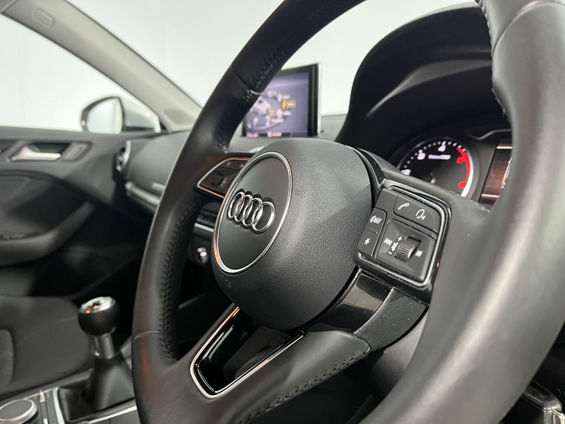 2016 (66) AUDI A3 1.6 TDI SE Technik 5dr 4942990