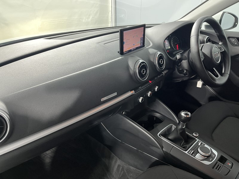 2016 (66) AUDI A3 1.6 TDI SE Technik 5dr 4942977