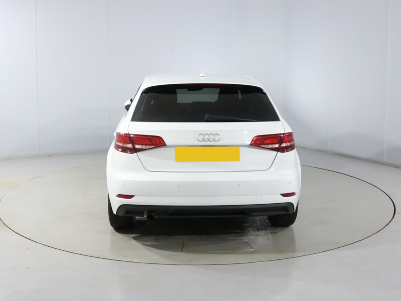 2016 (66) AUDI A3 1.6 TDI SE Technik 5dr 4942985