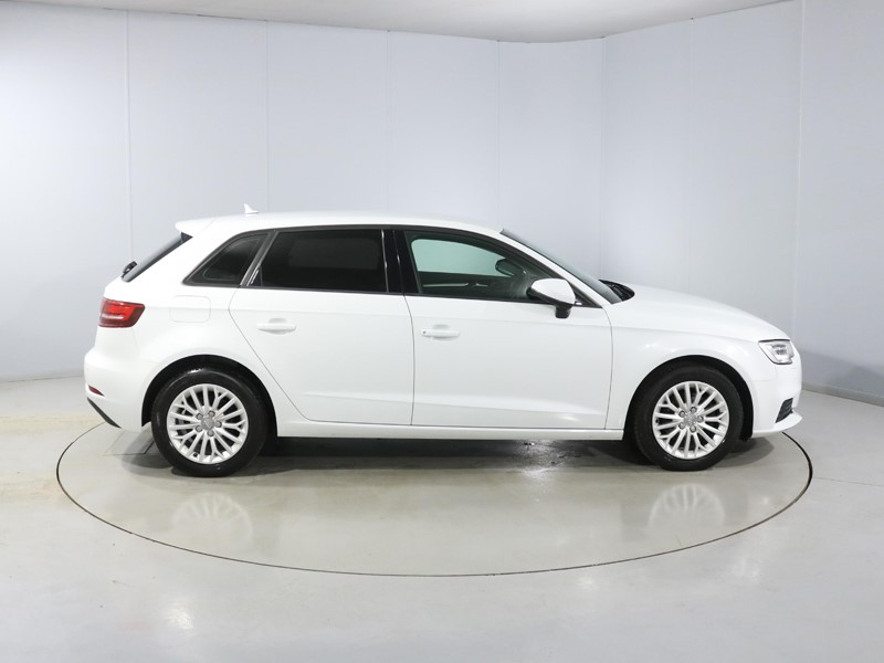 2016 (66) AUDI A3 1.6 TDI SE Technik 5dr 4942973