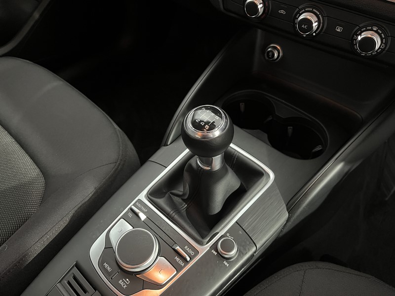 2016 (66) AUDI A3 1.6 TDI SE Technik 5dr 4942980