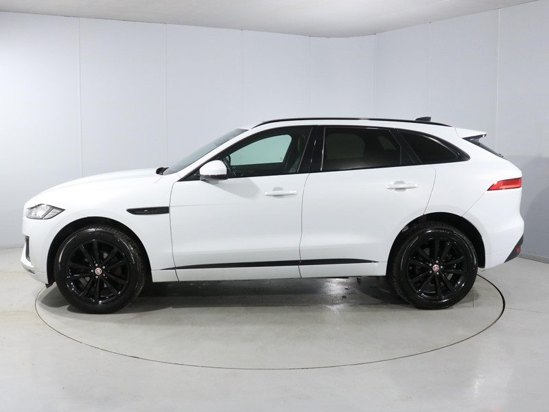 2020 (70) JAGUAR F-PACE 2.0d [180] Chequered Flag 5dr Auto AWD 4956861