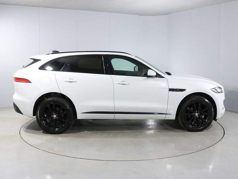 2020 (70) JAGUAR F-PACE 2.0d [180] Chequered Flag 5dr Auto AWD 4956815