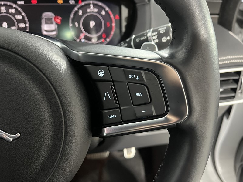 2020 (70) JAGUAR F-PACE 2.0d [180] Chequered Flag 5dr Auto AWD 4956838