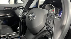 2019 (19) TOYOTA C-HR 1.8 Hybrid Dynamic 5dr CVT 4942856