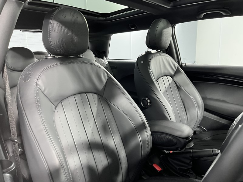 2022 (72) MINI HATCHBACK 1.5 Cooper Exclusive 3dr Auto 4960983