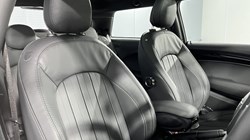 2022 (72) MINI HATCHBACK 1.5 Cooper Exclusive 3dr Auto 4960983