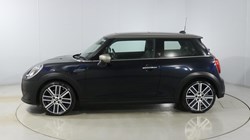 2022 (72) MINI HATCHBACK 1.5 Cooper Exclusive 3dr Auto 4961016