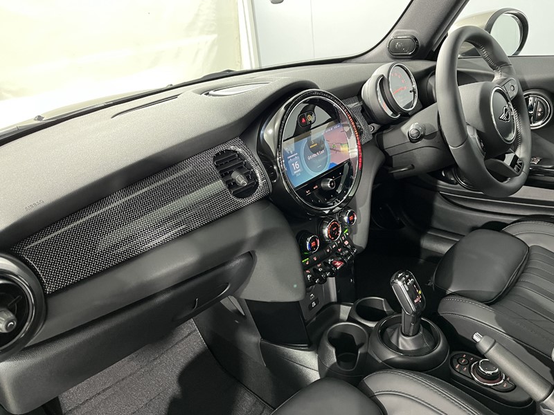 2022 (72) MINI HATCHBACK 1.5 Cooper Exclusive 3dr Auto 4960979