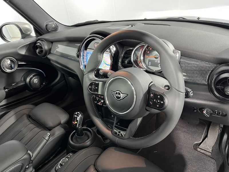 2022 (72) MINI HATCHBACK 1.5 Cooper Exclusive 3dr Auto 4960978