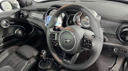 2022 (72) MINI HATCHBACK 1.5 Cooper Exclusive 3dr Auto 4960978