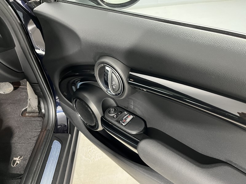 2022 (72) MINI HATCHBACK 1.5 Cooper Exclusive 3dr Auto 4960993