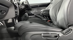 2022 (72) MINI HATCHBACK 1.5 Cooper Exclusive 3dr Auto 4961007
