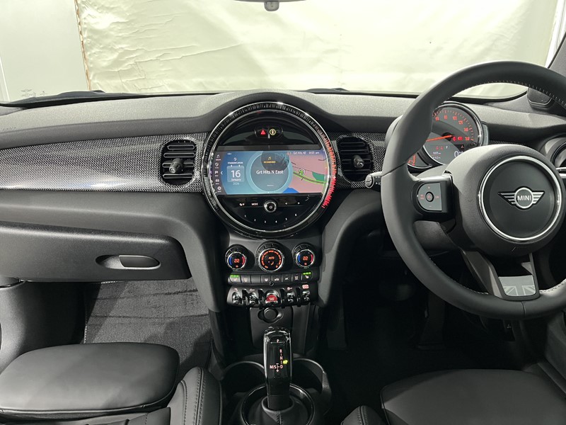 2022 (72) MINI HATCHBACK 1.5 Cooper Exclusive 3dr Auto 4960976