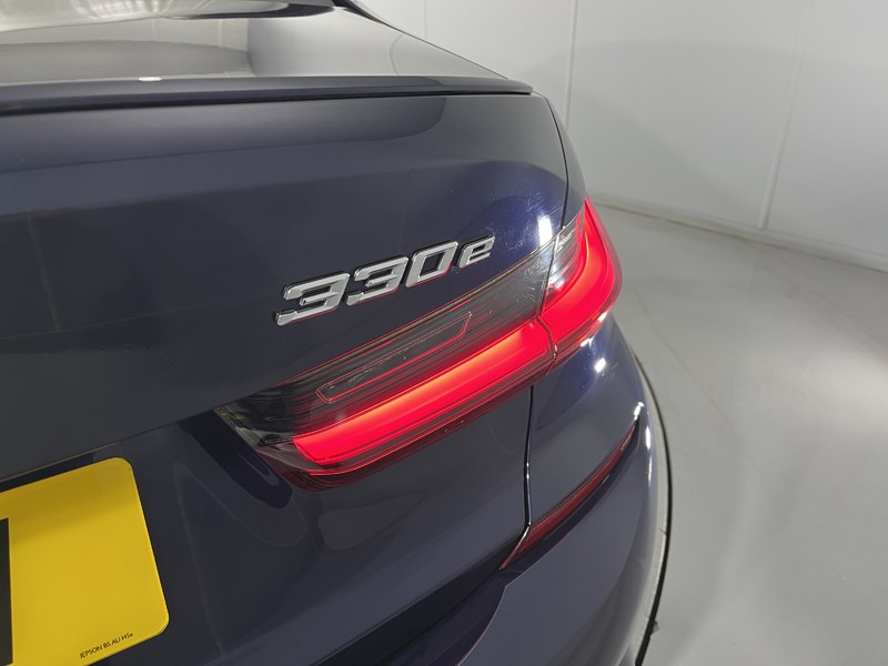 2021 (71) BMW 3 SERIES 330e M Sport Pro Edition 4dr Step Auto 4972227