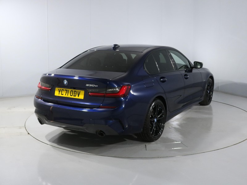 2021 (71) BMW 3 SERIES 330e M Sport Pro Edition 4dr Step Auto 4972230