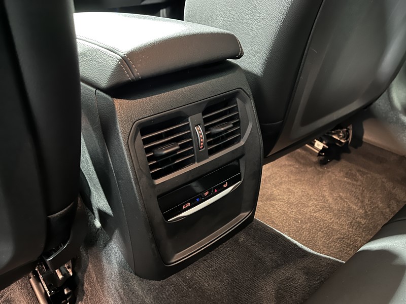 2021 (71) BMW 3 SERIES 330e M Sport Pro Edition 4dr Step Auto 4972220