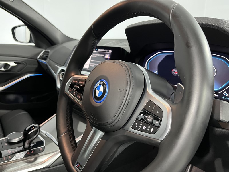 2021 (71) BMW 3 SERIES 330e M Sport Pro Edition 4dr Step Auto 4972203