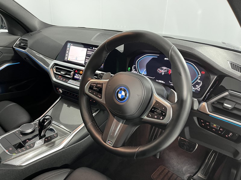 2021 (71) BMW 3 SERIES 330e M Sport Pro Edition 4dr Step Auto 4972187