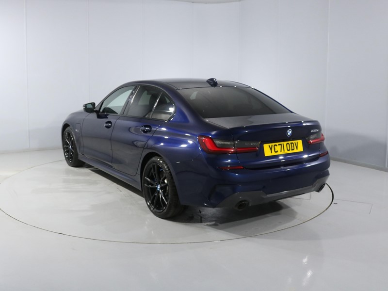 2021 (71) BMW 3 SERIES 330e M Sport Pro Edition 4dr Step Auto