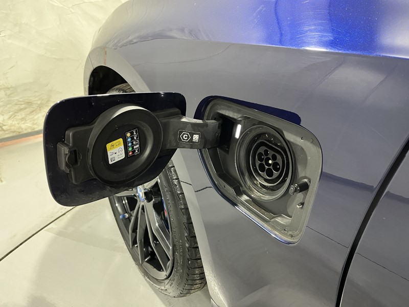 2021 (71) BMW 3 SERIES 330e M Sport Pro Edition 4dr Step Auto 4972225