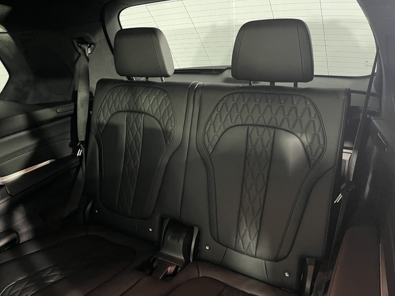 2025 (75) BMW X7 xDrive40i MHT M Sport 5dr Step Auto 4977400