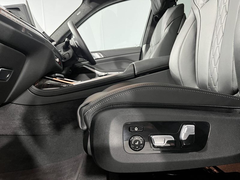 2025 (75) BMW X7 xDrive40i MHT M Sport 5dr Step Auto 4977395