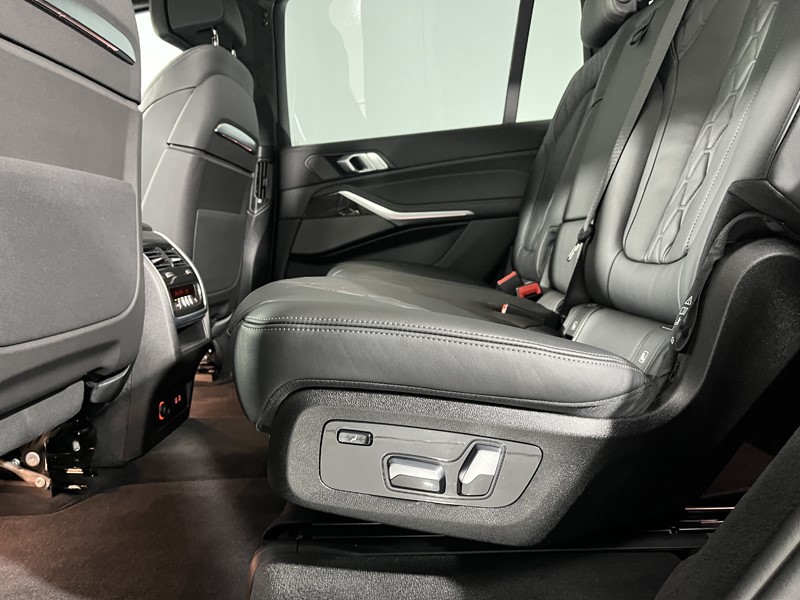 2025 (75) BMW X7 xDrive40i MHT M Sport 5dr Step Auto 4977396