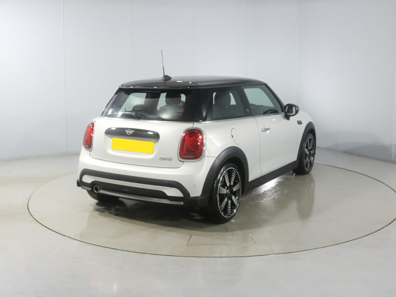 2022 (22) MINI HATCHBACK 1.5 Cooper Exclusive 3dr Auto 4966334