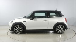 2022 (22) MINI HATCHBACK 1.5 Cooper Exclusive 3dr Auto 4966335